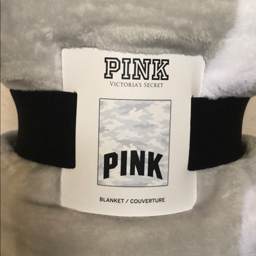 Victoria’s Secret Pink Camouflage Blanket New - Picture 2 of 3